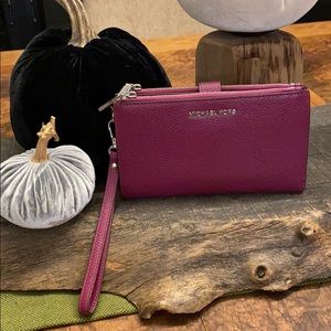 Woman’s new wallet/wristlet